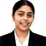 Divya Class 12 Tuition trainer in Delhi