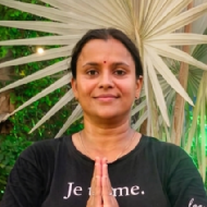Manisha Yoga trainer in Agra