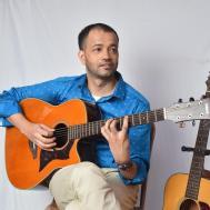 Ritupaban Guitar trainer in Kolkata