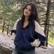 Kashish Arora Fashion Designing trainer in Kolkata