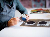 Glass Painting Classes in South Delhi Available: Learn your Glass Painting in South Delhi at the Best Fine Arts School in South Delhi