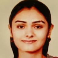 Riya Chhowala Class 12 Tuition trainer in Pune