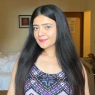 Pooja Thakur Makeup trainer in Mumbai