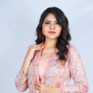 Pooja V. Makeup trainer in Kalyan