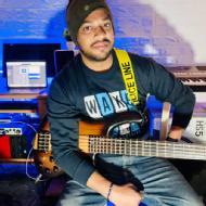 Yogesh Shrama Guitar trainer in Lucknow