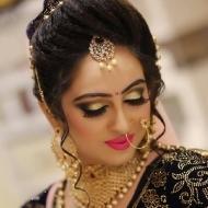 Ashu N. Makeup trainer in Delhi