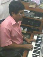 Professional Musician cum Teacher in Synthesizer/Keaboard institute in Kolkata